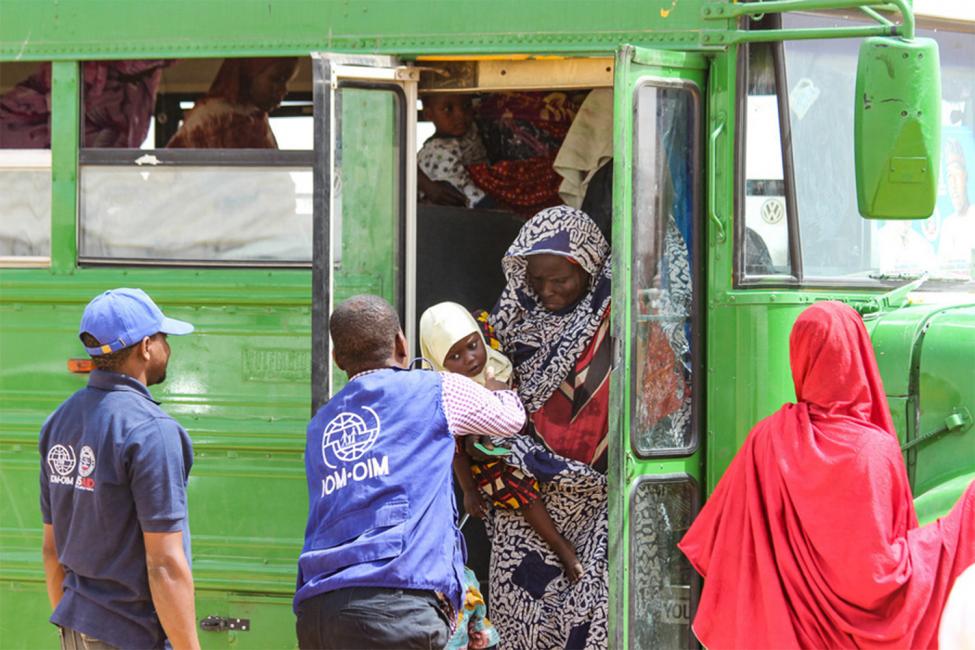 Aligned migration policies must be effectively applied by border officials to ease free movement while combatting trafficking in persons, says the Economic Community of West African States (ECOWAS). Photo: Jorge Galindo/IOM 