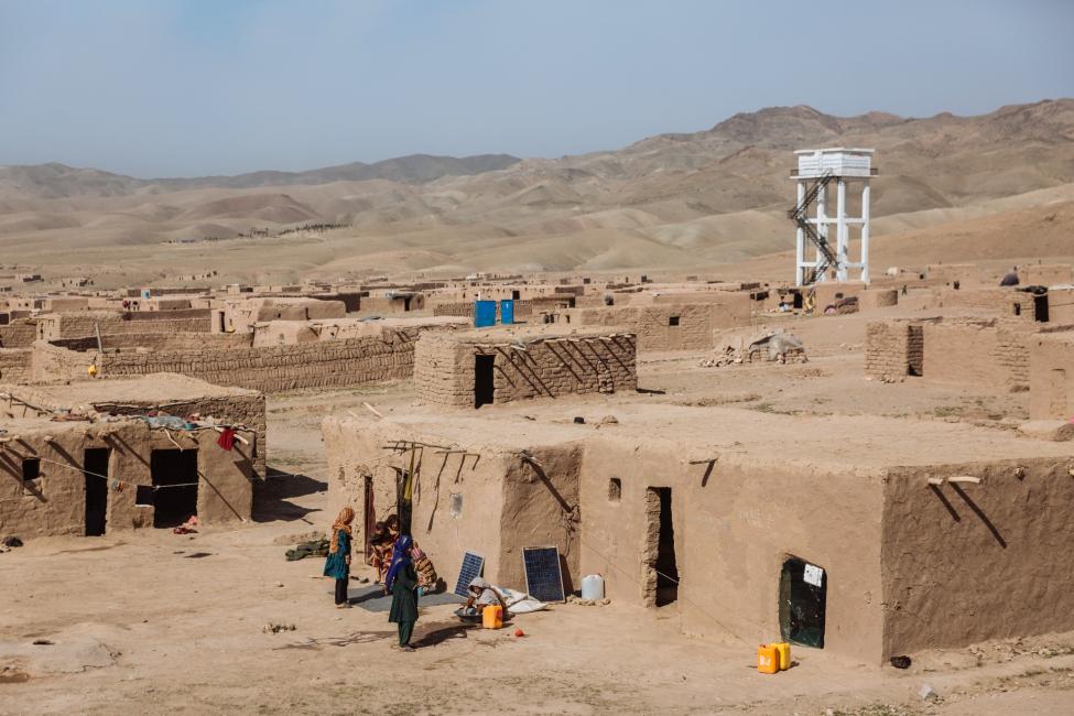 The Shahrak Sabz internally displaced person (IDP) settlement in Afghanistan was established in 2018 by IDPs fleeing drought. Upwards of 30,000 IDPs now live in the area. IOM/Muse Mohammed
