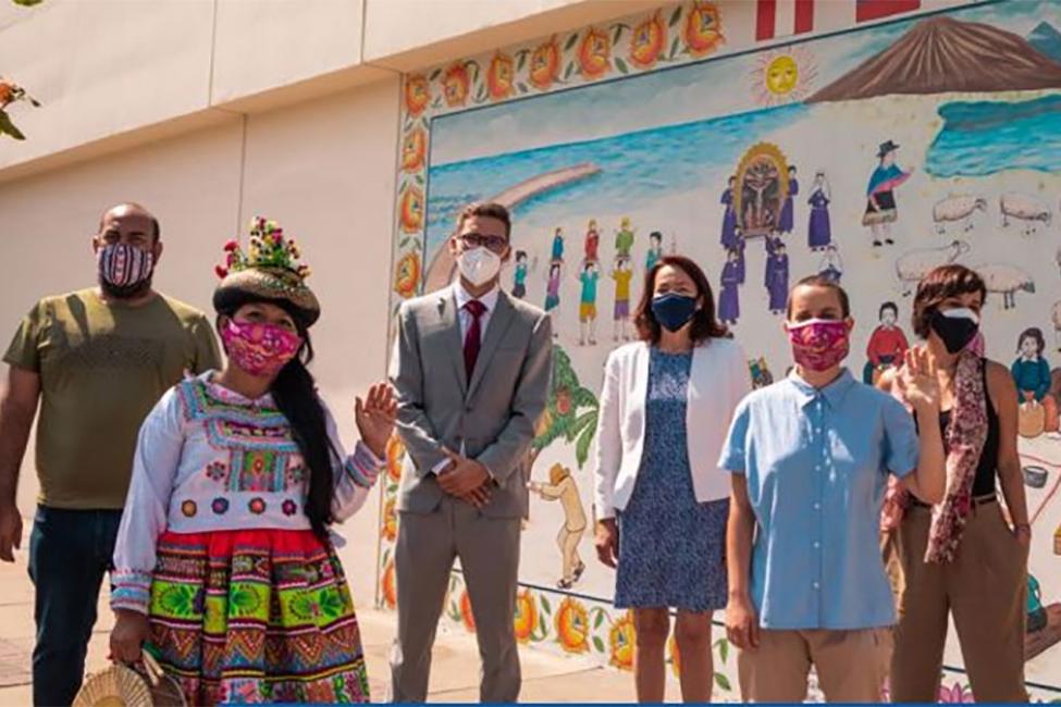 <p>Venezuelan and Peruvian artists painted murals in Lima, Peru to debunk discriminatory and xenophobic discourse during COVID-19. Photo: UNDP Peru 2021/Giulianna Camarena</p>
