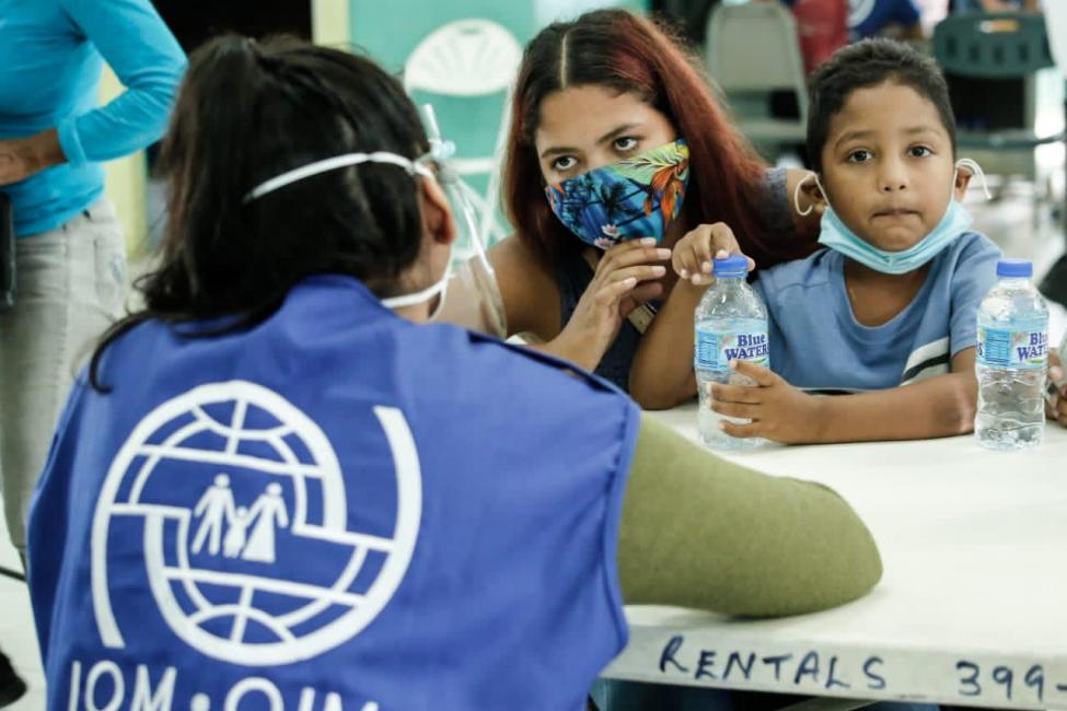 <p>Prolonged lockdowns, loss of livelihoods and increased poverty are forcing many Venezuelan refugees and migrants to depend on emergency humanitarian assistance to survive. Photo: IOM </p>

